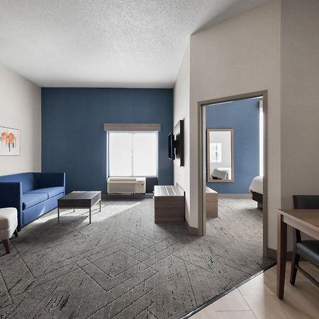 Holiday Inn Express Meadville Exterior photo